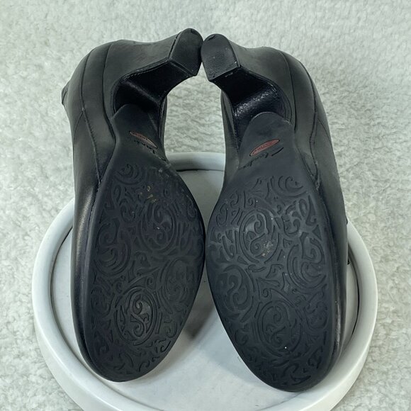 Clarks Artisan Booties Womens US Sz 9M Black 87481 Leather Block Ankle Zipper - Picture 10 of 10